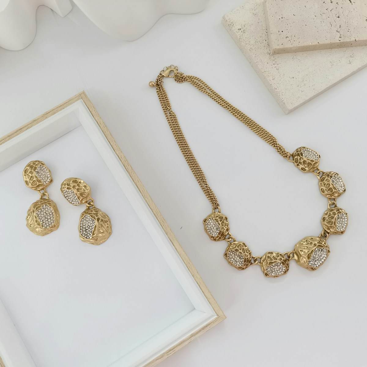 The Aurelia Set